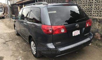 Toyota Sienna 2006 LE FWD Gray full