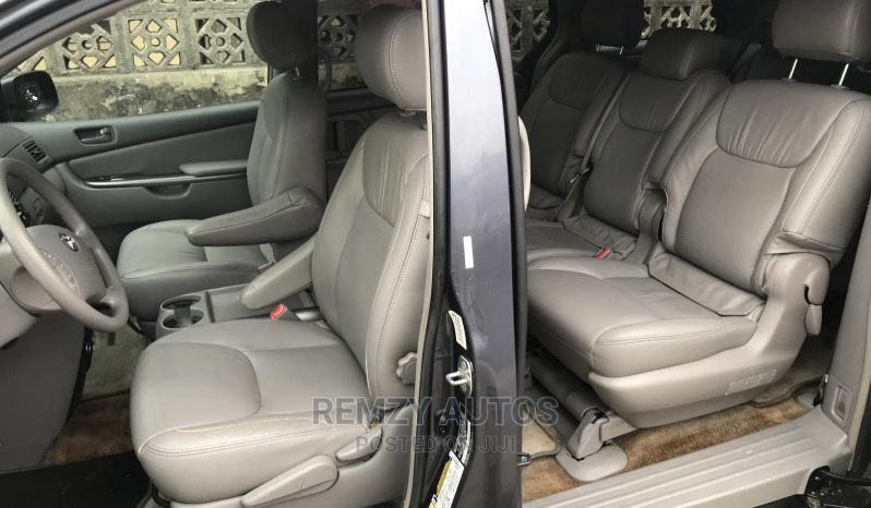 Toyota Sienna 2006 LE FWD Gray full